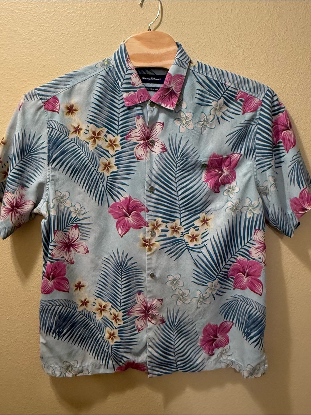 Men’s XL Tommy Bahama Baby Blue Multicolor Floral Hawaiian Short Sleeve Shirt
